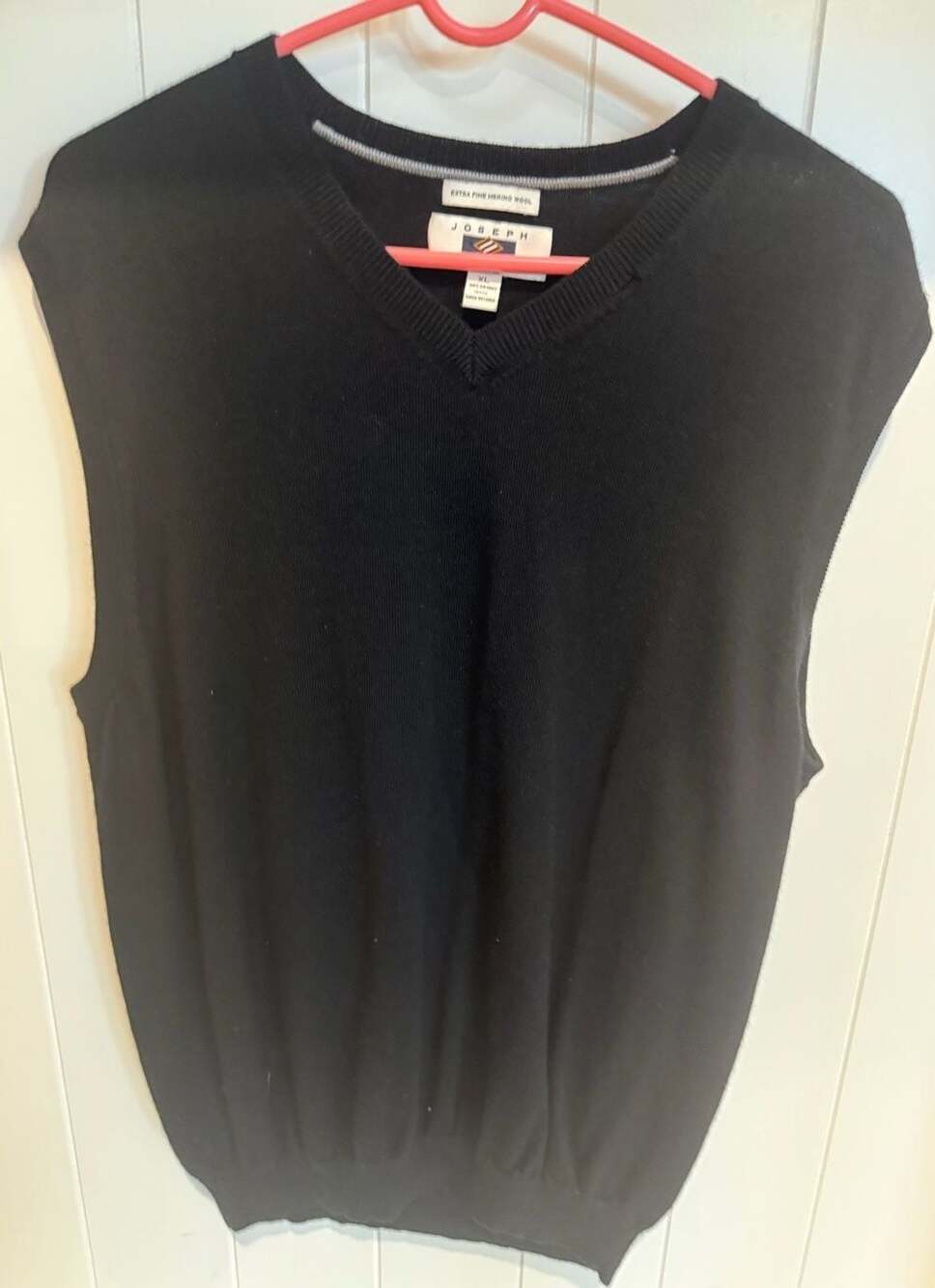 Joseph Extra Fine Merino Wool V-Neck Sweater Vest